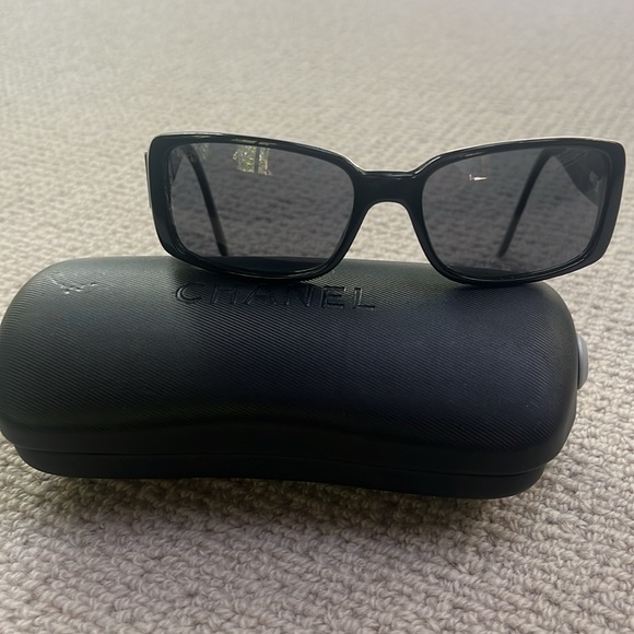 CHANEL SUNGLASSES 5115 - Picture 5 of 10